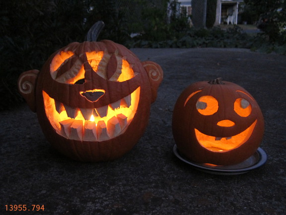 13955.794-Pumpkin_Lanterns_2013.jpg