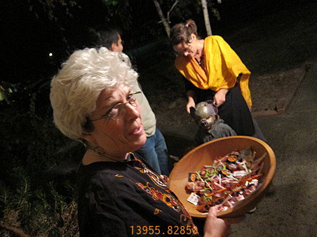 13955.829-Old_Lady_And_Candy.jpg